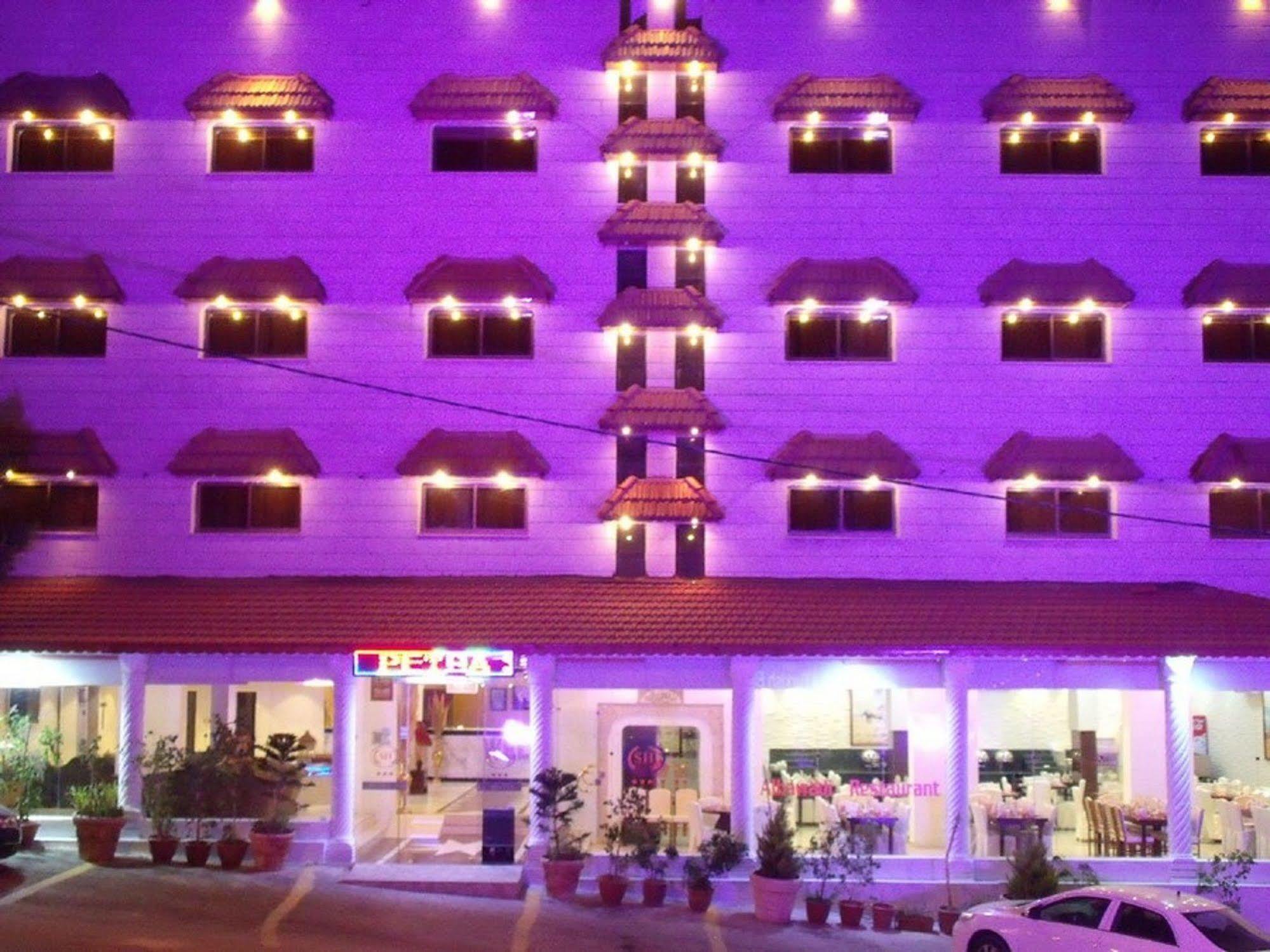 Sella Hotel Вади Муса Екстериор снимка